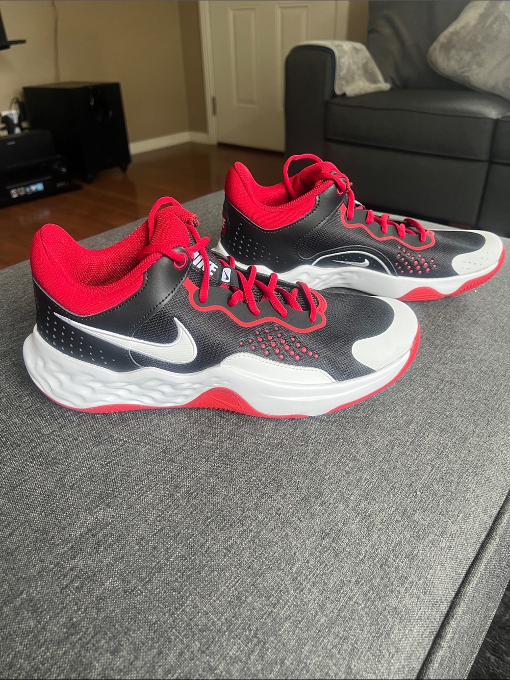 Nike men’s Low-Top Athletic Sneakers - Black/Red/White